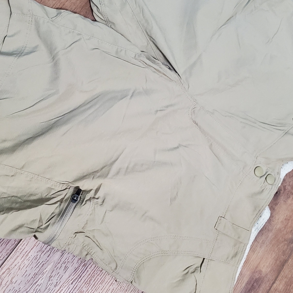 Shorts - Picture 2 of 3